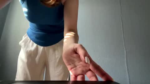 Lily online show from May 23, 5:12 am