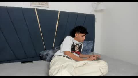 ero_boy40 online show from May 20, 3:13 am