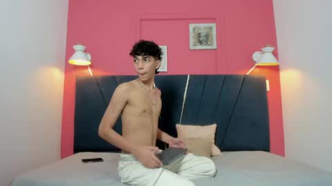 ero_boy40 online show from May 23, 4:18 am