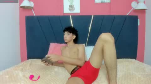 ero_boy40 online show from June 20, 4:59 am
