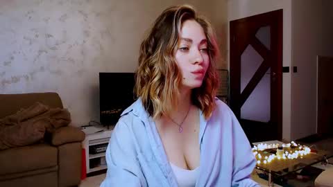 Snapshot of eroticgiftxxx chatting on March 1, 7:51 am LylaXXX online show from March 1, 7:51 am