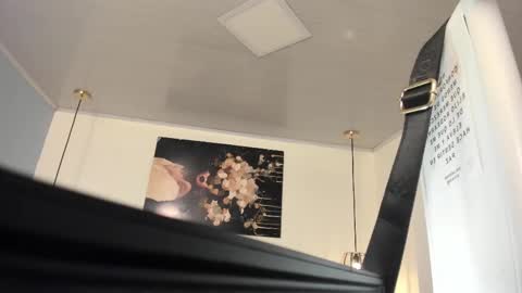 Escarlet online show from March 8, 4:39 pm