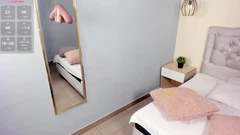 Escarlet online show from February 19, 1:51 pm