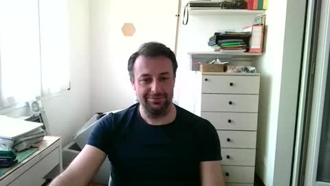 Snapshot of esibizionista_91 chatting on April 17, 3:37 pm esibizionista 91 online show from April 17, 3:37 pm