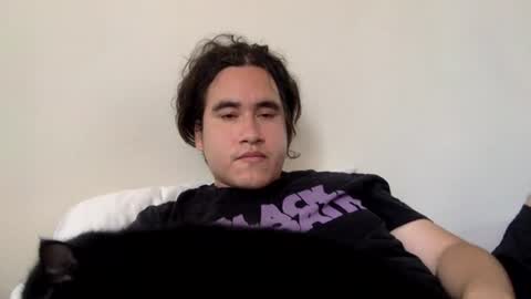 esiiiiiiiiiis online show from June 23, 7:34 pm
