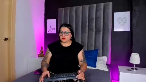 Esmeralda  online show from June 22, 11:40 am