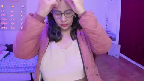 esme online show from April 15, 1:07 pm