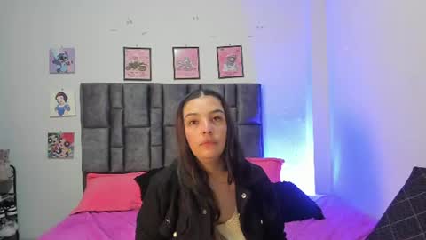 Snapshot of esmeraldaa_sc chatting on June 21, 6:16 am Perla online show from June 21, 6:16 am
