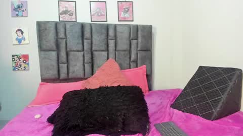 Snapshot of esmeraldaa_sc chatting on July 10, 6:39 am Perla online show from July 10, 6:39 am