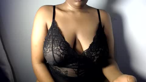 Esme online show from June 27, 11:10 pm