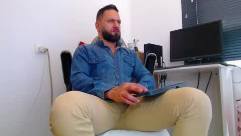 esteban online show from March 17, 5:27 pm