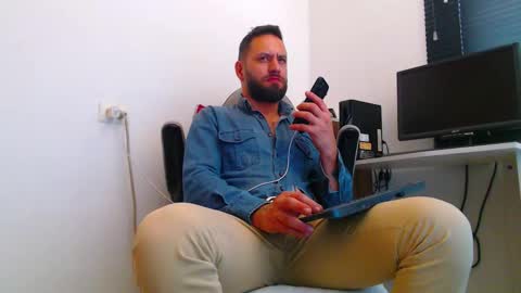 esteban online show from March 25, 6:36 pm