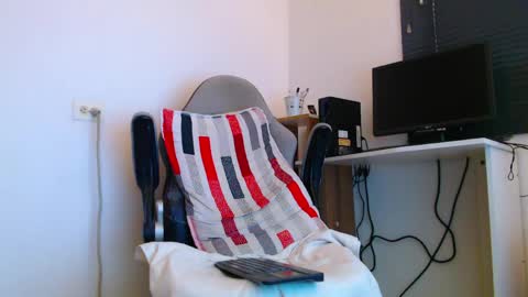 esteban online show from April 24, 8:11 pm