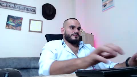 Esteban Fernandez online show from June 18, 9:19 pm