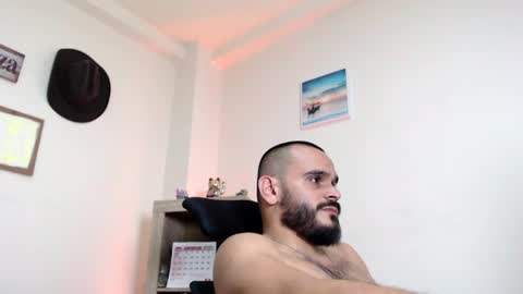 Esteban Fernandez online show from June 25, 3:39 am