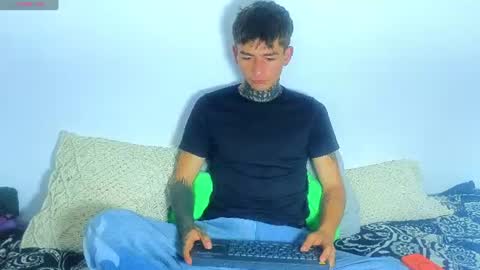 Esteban independent model online show from June 30, 8:21 pm