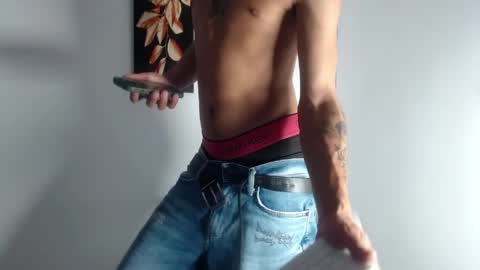 Esteban online show from March 29, 3:17 am