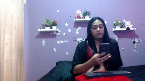 Snapshot of estefania_5 chatting on February 4, 3:36 pm Estefania 5 online show from February 4, 3:36 pm