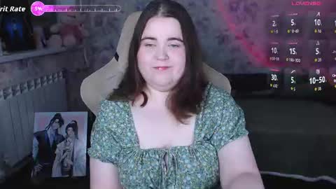 Snapshot of estelle_hicks chatting on July 15, 7:30 pm estelle_hicks online show from July 15, 7:30 pm