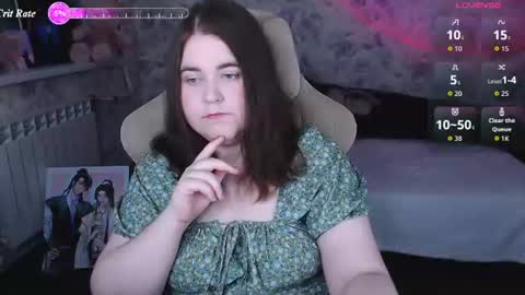 Snapshot of estelle_hicks chatting on July 18, 7:17 pm estelle_hicks online show from July 18, 7:17 pm