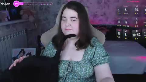 Snapshot of estelle_hicks chatting on July 20, 7:27 pm estelle_hicks online show from July 20, 7:27 pm