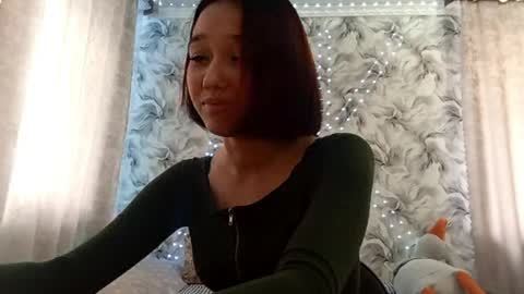estellekirbo online show from April 4, 12:57 pm