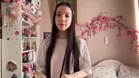 Snapshot of estellezdebski chatting on July 12, 1:24 pm estellezdebski online show from July 12, 1:24 pm