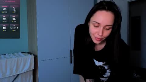Ester online show from June 16, 5:59 pm