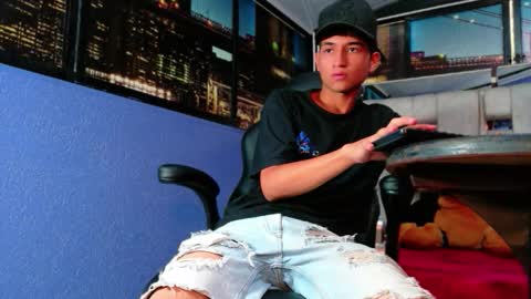 estevenbrown1 online show from March 3, 12:44 pm