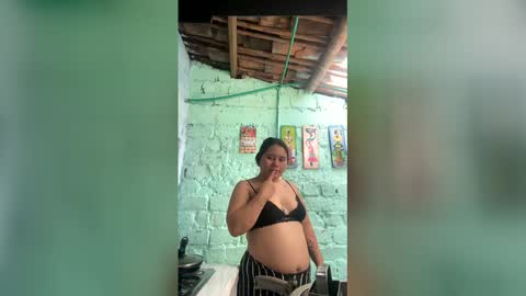 Snapshot of estrella776444 chatting on March 28, 3:22 pm estrella online show from March 28, 3:22 pm