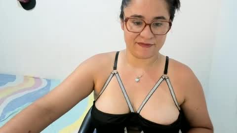 estrellajunior online show from July 8, 2:27 am