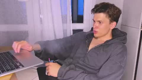 Alex online show from June 29, 7:03 pm