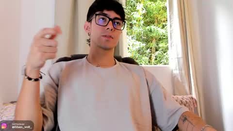 etham_wolf1 online show from May 7, 5:18 pm