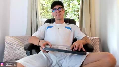etham_wolf1 online show from May 19, 6:03 pm