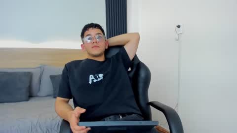 Ethan online show from June 9, 7:47 pm