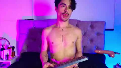 ethan  online show from March 5, 4:08 am