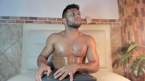 ethan helmut online show from December 3, 10:06 am