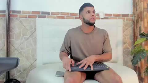 ethan helmut online show from December 7, 7:43 pm