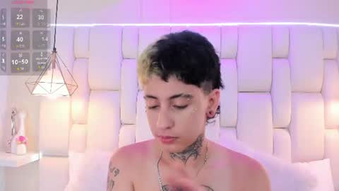 Snapshot of ethan_lennox_ chatting on July 5, 11:39 am Ethan online show from July 5, 11:39 am