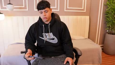 Snapshot of ethan_occonor chatting on May 12, 12:57 pm ethan_occonor online show from May 12, 12:57 pm