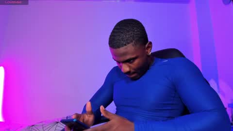 ethan travis online show from December 2, 11:51 pm