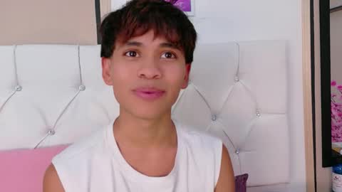 Ethan online show from April 8, 9:37 pm