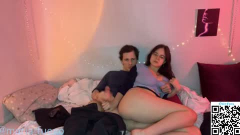 EthanandMaria online show from April 21, 9:17 pm