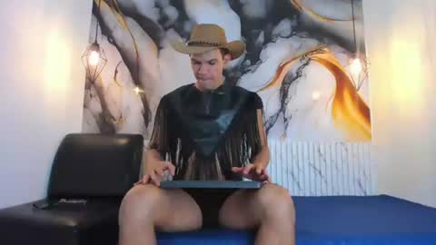 Snapshot of ethancarter_ chatting on June 20, 7:38 pm ethancarter_ online show from June 20, 7:38 pm