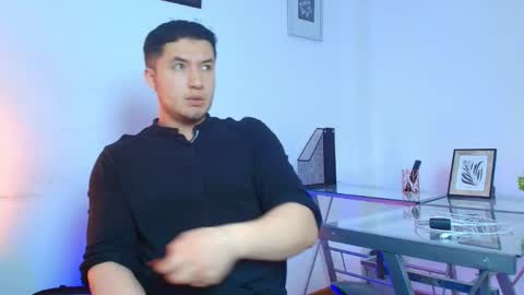 ethanconnor_ online show from May 10, 12:21 pm
