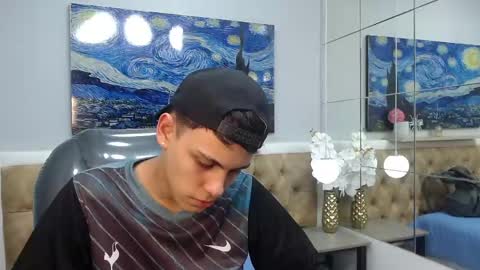 Snapshot of ethanx18 chatting on June 4, 3:23 am ethanx18 online show from June 4, 3:23 am