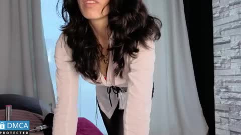 eva delight online show from April 18, 12:09 pm