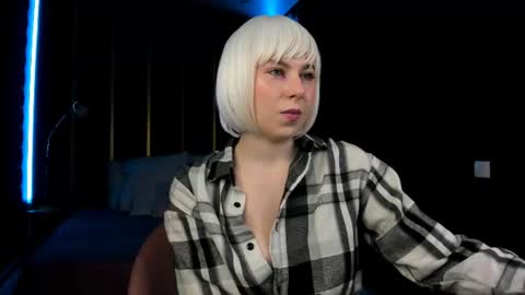 Snapshot of eva_lawrence chatting on July 7, 2:32 pm Eva online show from July 7, 2:32 pm