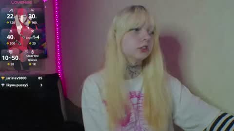 eva_meow11 online show from July 13, 9:39 pm