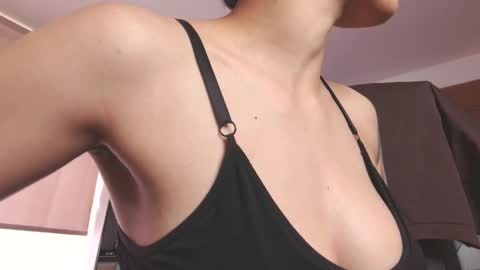 Snapshot of eva_monwalker chatting on May 8, 1:05 pm Eva cute online show from May 8, 1:05 pm